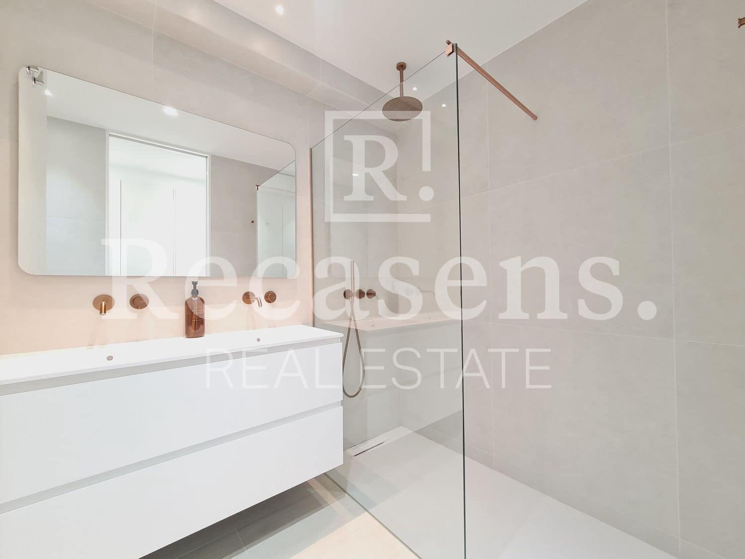 3 makuuhuone Huoneisto vuokrattavana paikassa Valencia kaupunki mukana 
autotalli - 3 200 € (Ref: 8553881)