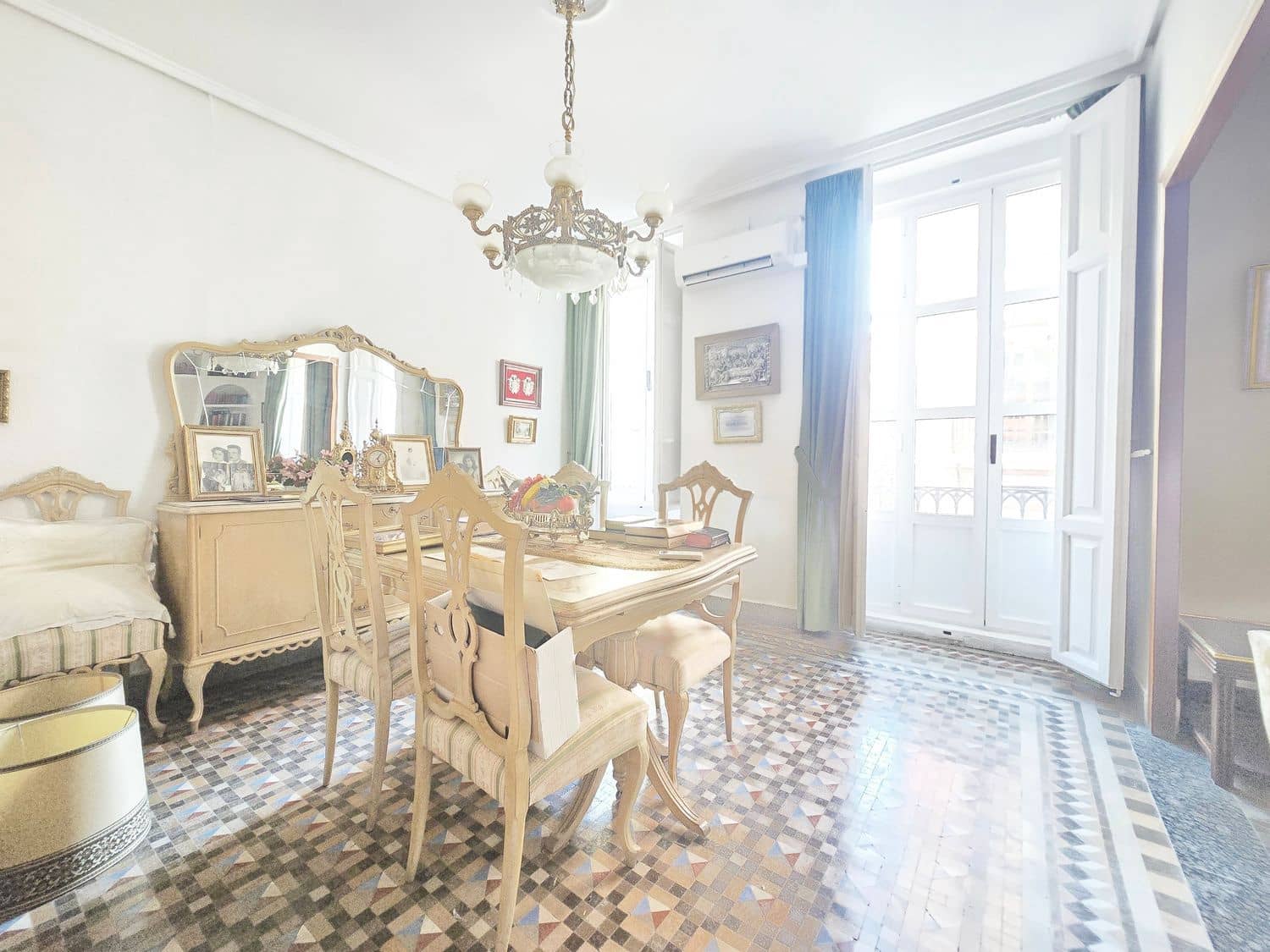 2 soveværelse Lejlighed til salg i Valencia by med garage - € 750.000 (Ref: 9508201)