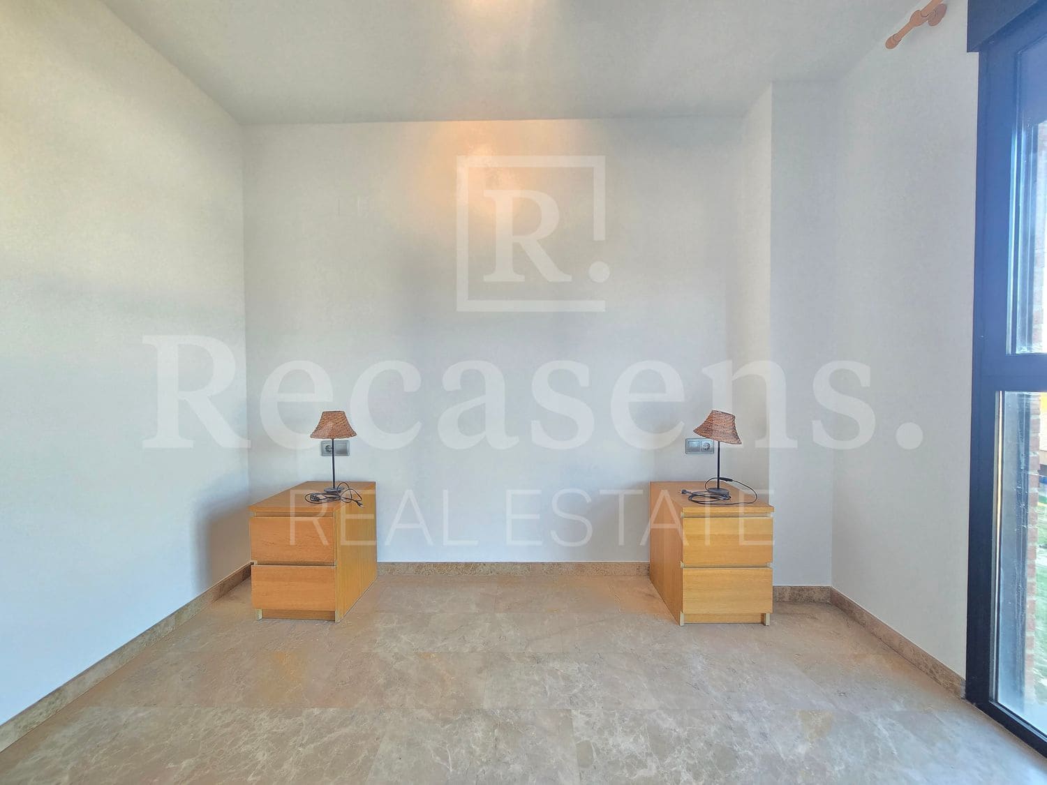 3 camera da letto Appartamento da affittare in Valencia citta con piscina garage - 2.000 € (Rif: 9719395)