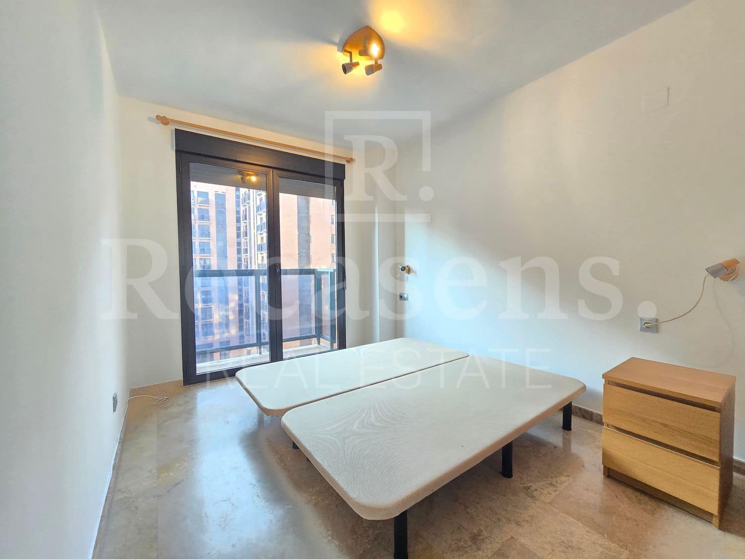 3 camera da letto Appartamento da affittare in Valencia citta con piscina garage - 2.000 € (Rif: 9719395)