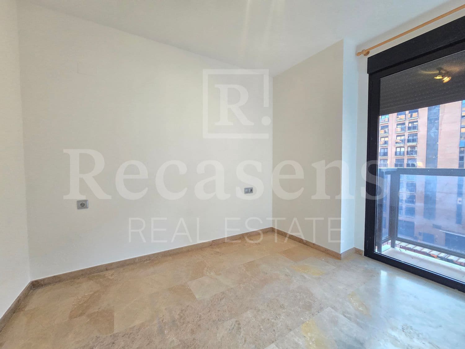 3 camera da letto Appartamento da affittare in Valencia citta con piscina garage - 2.000 € (Rif: 9719395)