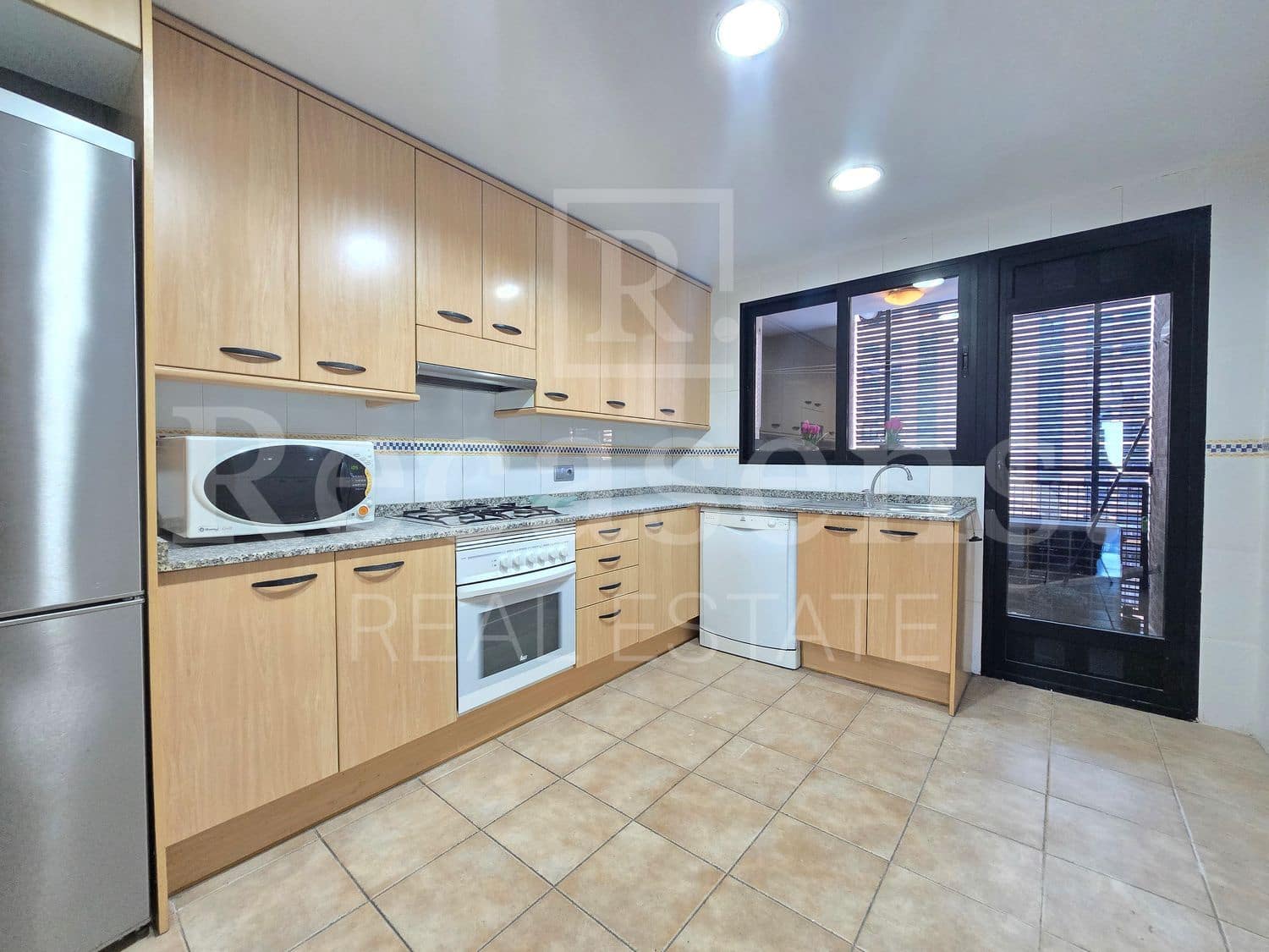 3 camera da letto Appartamento da affittare in Valencia citta con piscina garage - 2.000 € (Rif: 9719395)