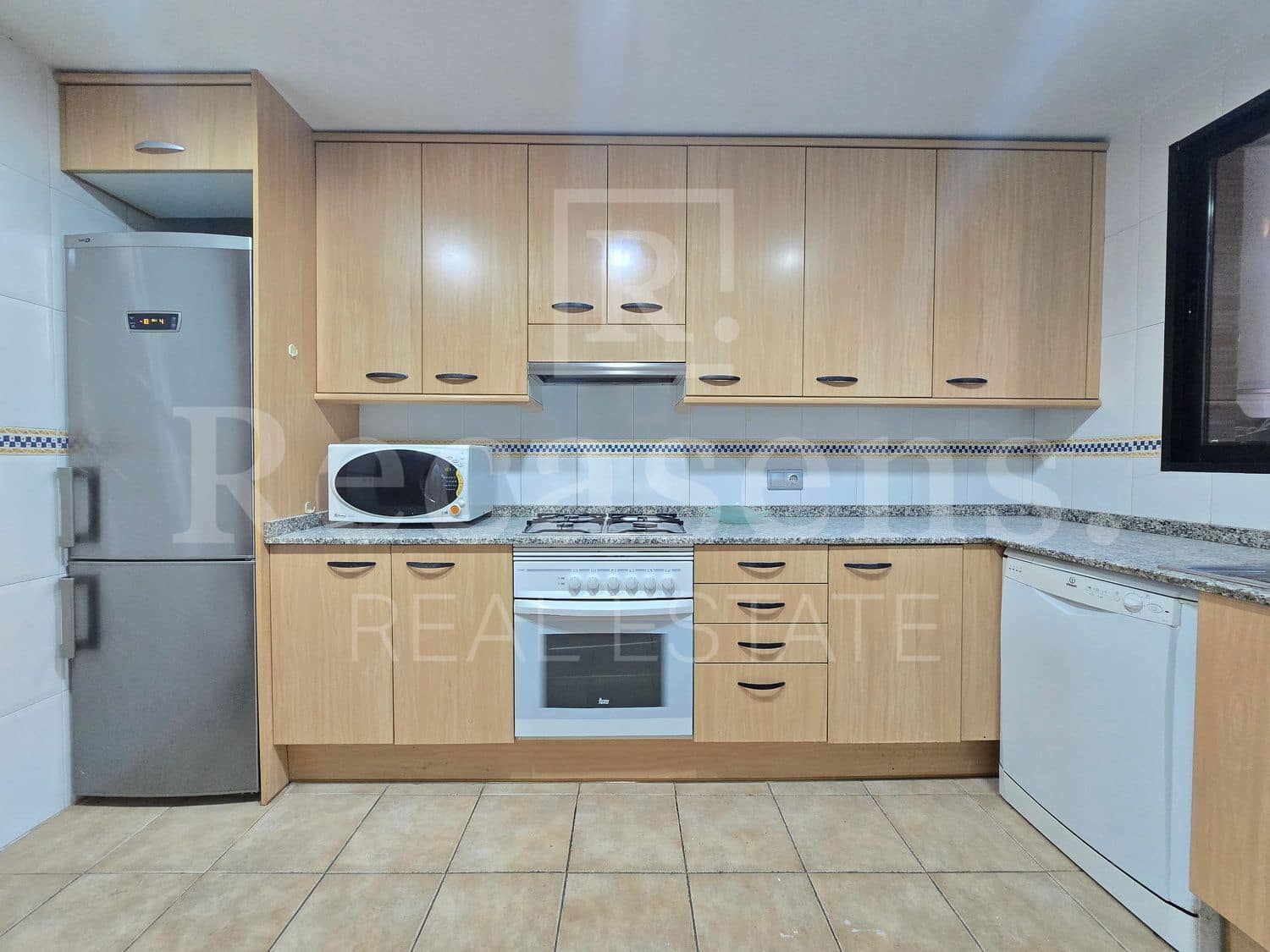 3 camera da letto Appartamento da affittare in Valencia citta con piscina garage - 2.000 € (Rif: 9719395)