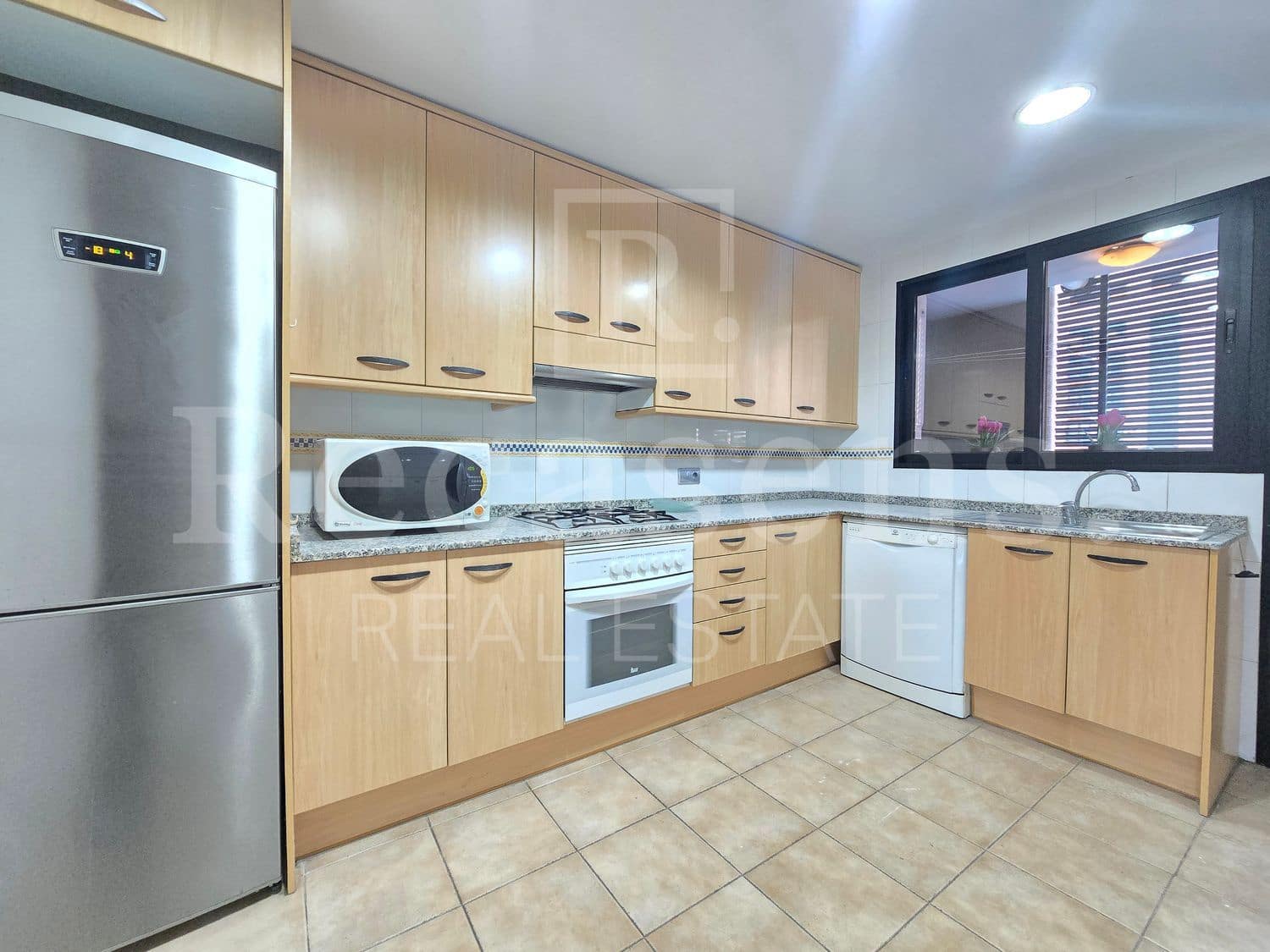 3 camera da letto Appartamento da affittare in Valencia citta con piscina garage - 2.000 € (Rif: 9719395)