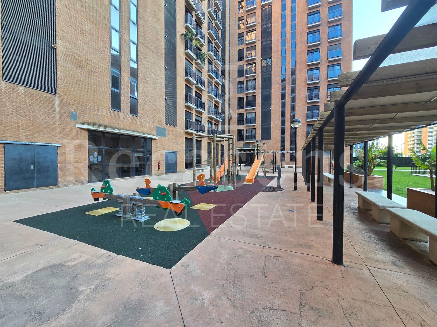 3 camera da letto Appartamento da affittare in Valencia citta con piscina garage - 2.000 € (Rif: 9719395)