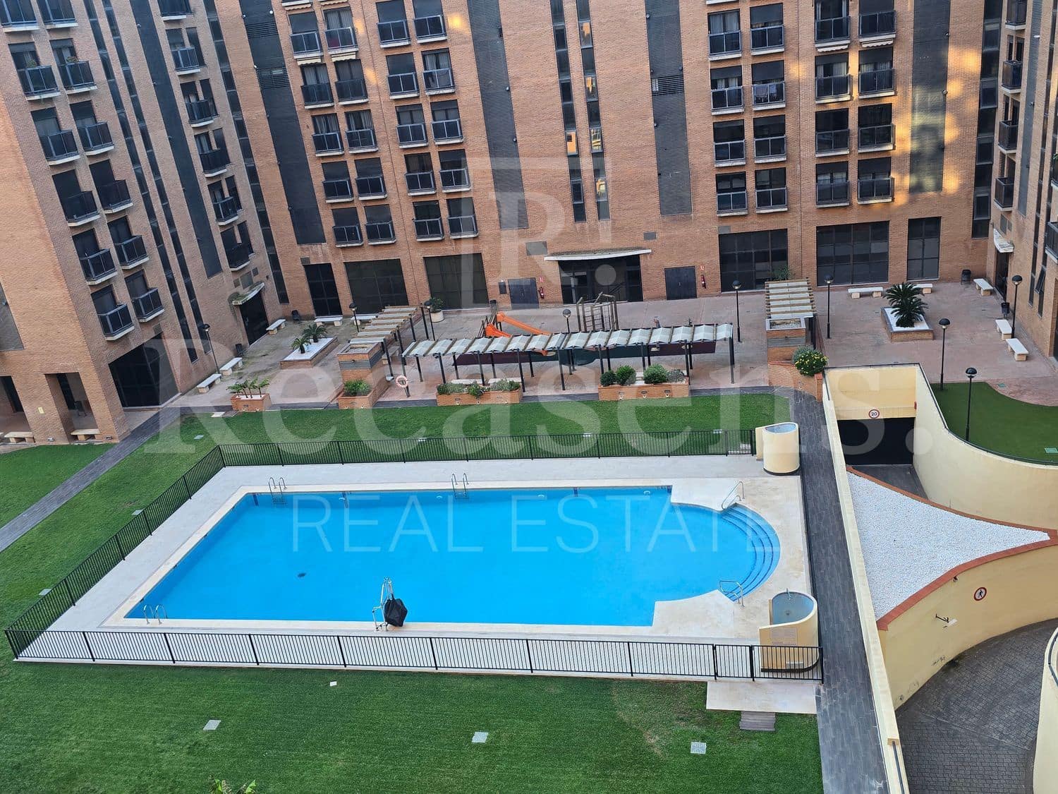 3 camera da letto Appartamento da affittare in Valencia citta con piscina garage - 2.000 € (Rif: 9719395)