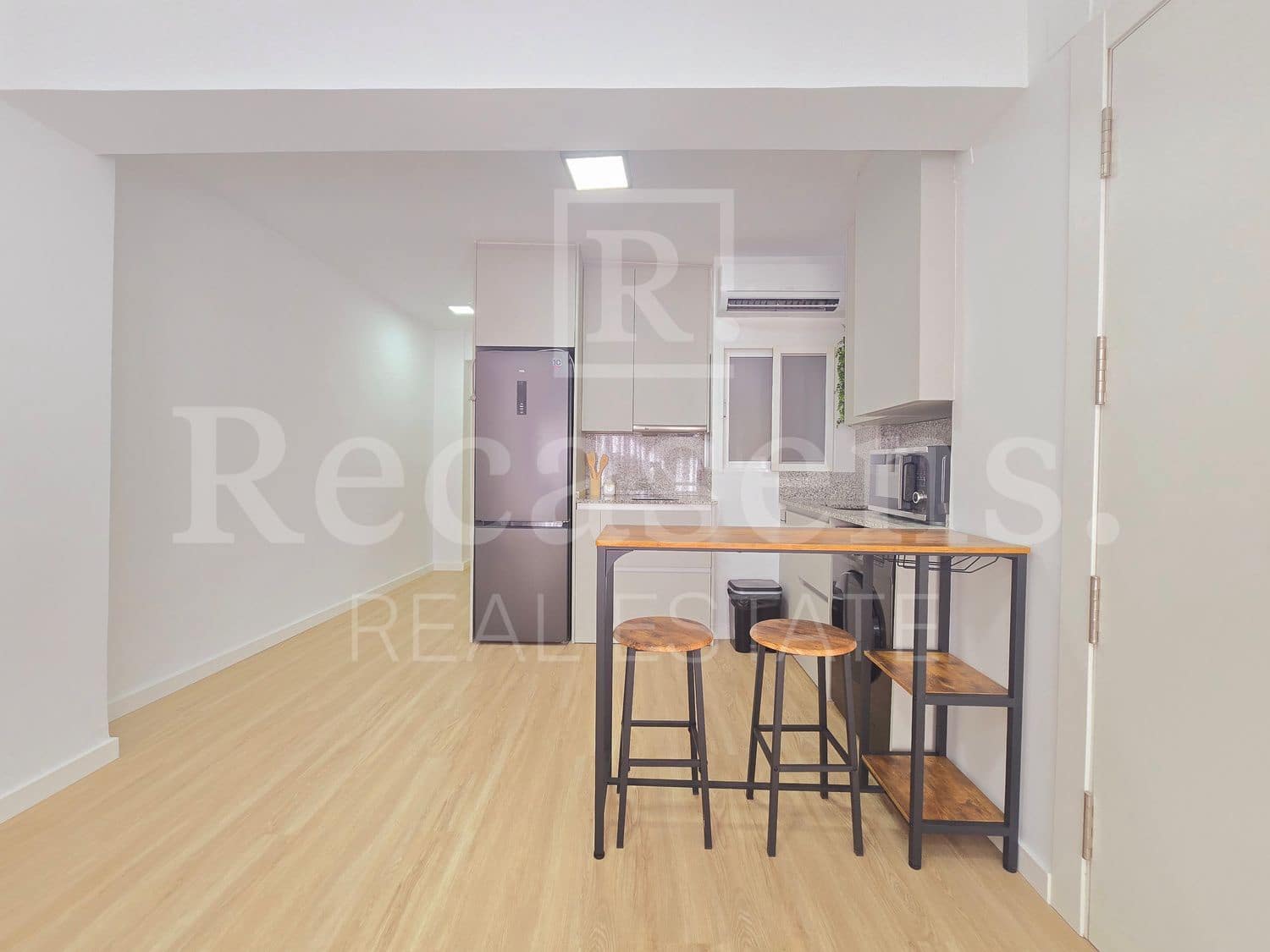 1 soveværelse Lejlighed til leje i Valencia by med garage - € 1.400 (Ref: 9884186)