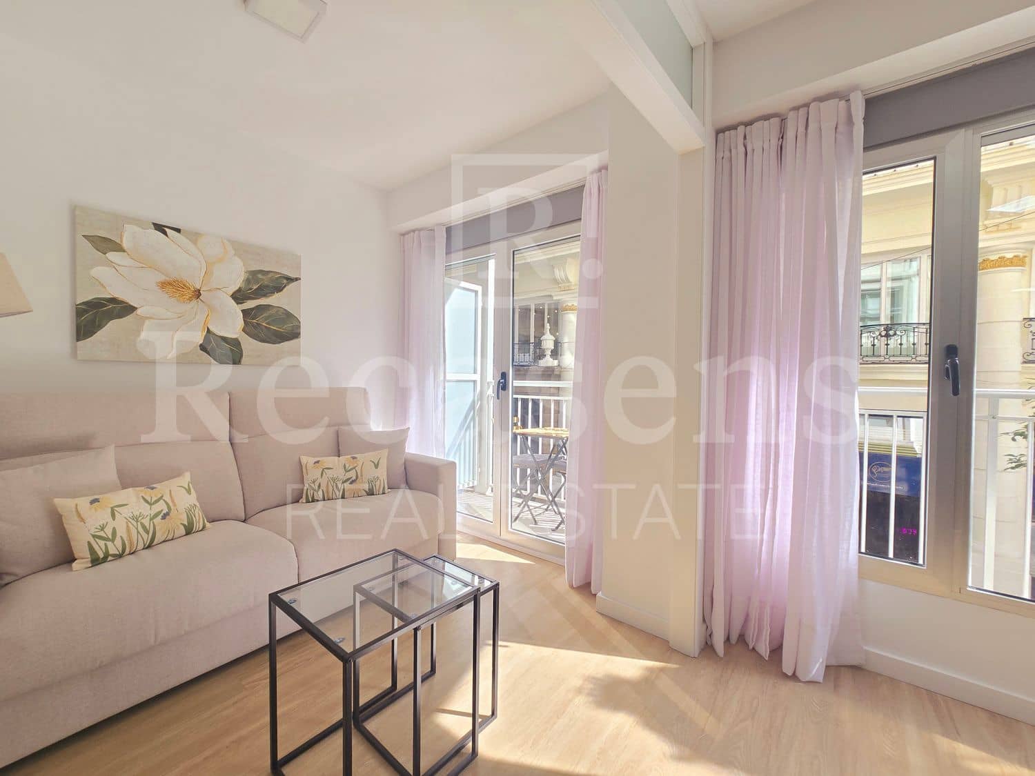 1 soveværelse Lejlighed til leje i Valencia by med garage - € 1.400 (Ref: 9884186)