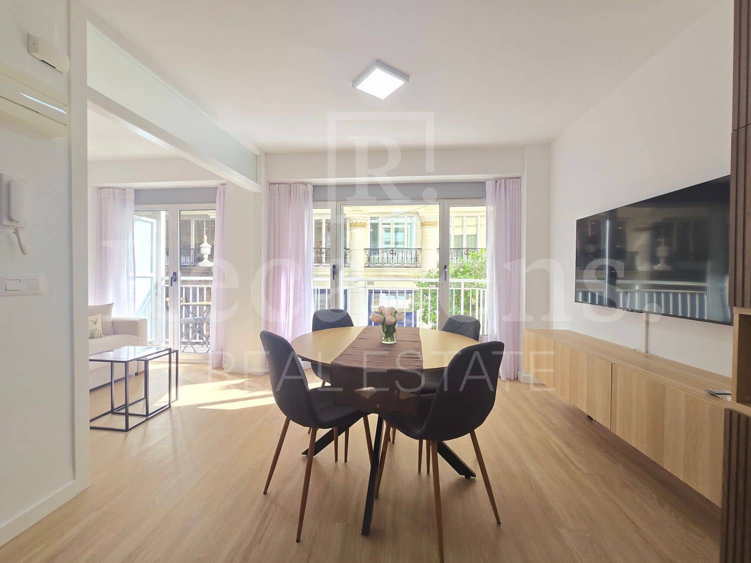 1 soveværelse Lejlighed til leje i Valencia by med garage - € 1.400 (Ref: 9884186)