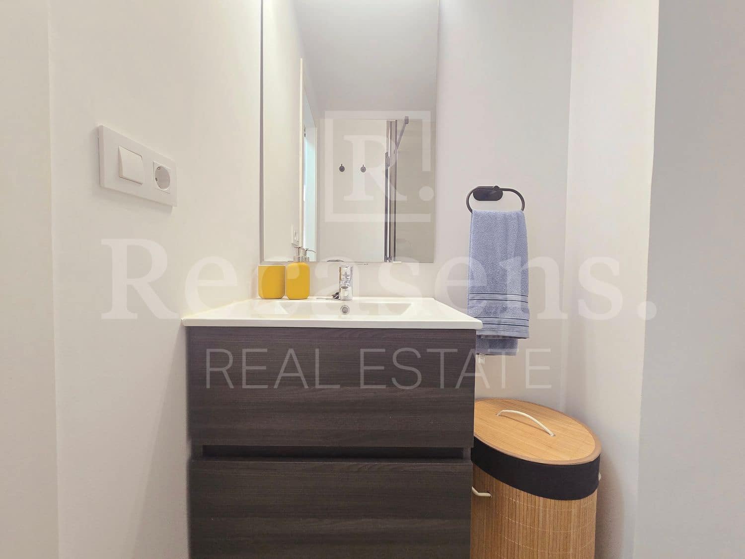 1 soveværelse Lejlighed til leje i Valencia by med garage - € 1.400 (Ref: 9884186)