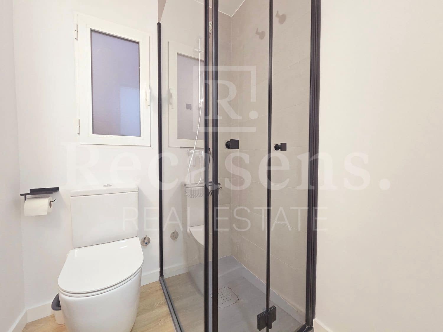 1 soveværelse Lejlighed til leje i Valencia by med garage - € 1.400 (Ref: 9884186)