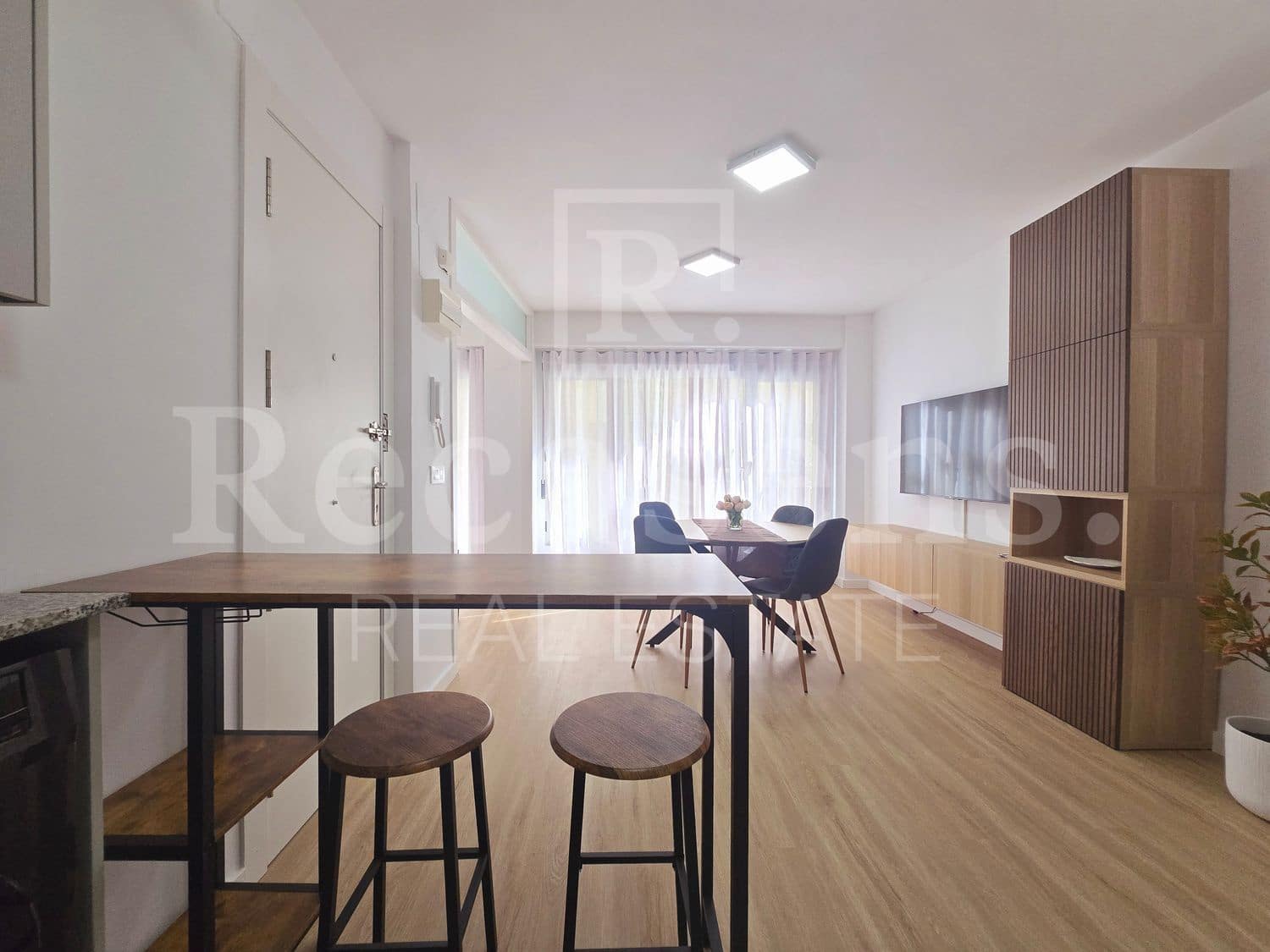 1 soveværelse Lejlighed til leje i Valencia by med garage - € 1.400 (Ref: 9884186)