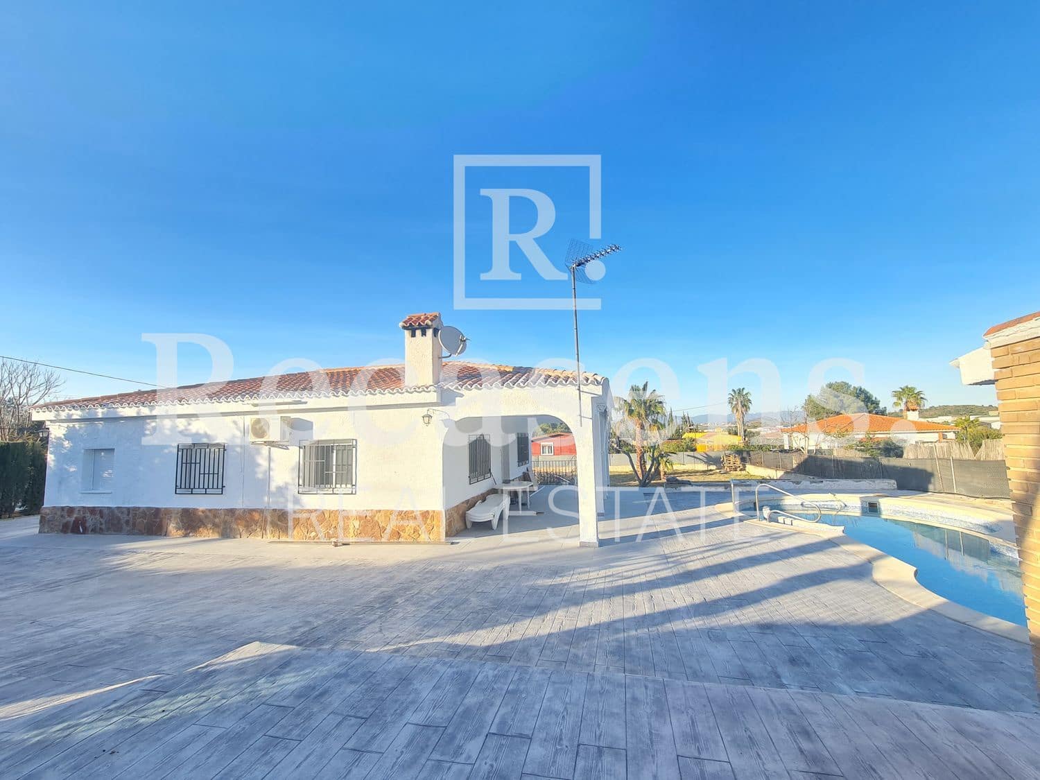 3 bedroom Villa for rent in Vilamarxant / Villamarchante with pool garage - € 1,650 (Ref: 9976662)