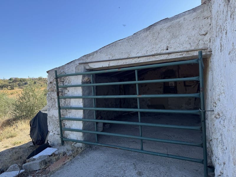 2 bedroom Finca/Country House for rent in Valencia de Alcantara with garage - € 550 (Ref: 10115586)