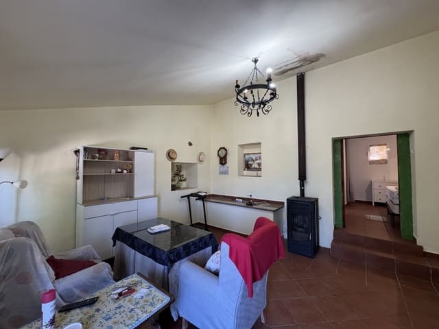 2 bedroom Finca/Country House for rent in Valencia de Alcántara with garage - € 550 (Ref: 10115586)