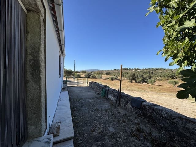 2 bedroom Finca/Country House for rent in Valencia de Alcántara with garage - € 550 (Ref: 10115586)