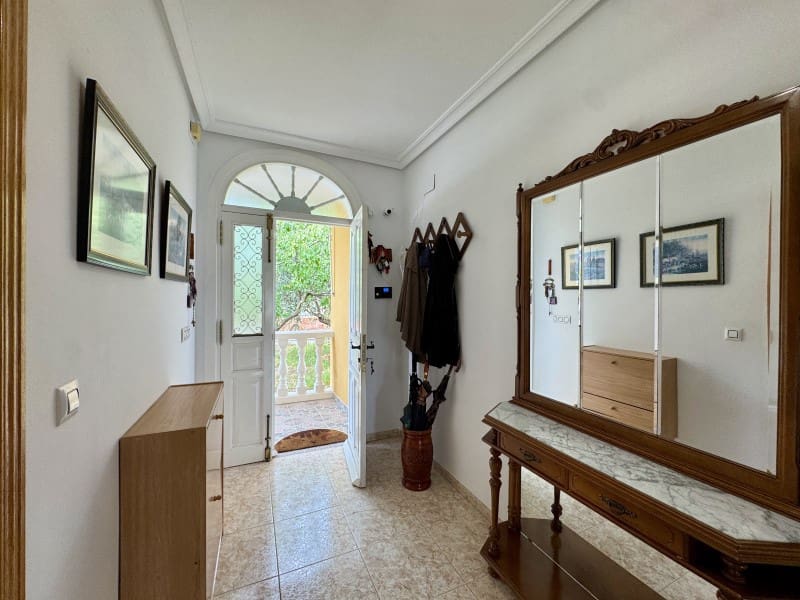 5 bedroom Villa for sale in Valencia de Alcantara - € 205,000 (Ref: 10124267)