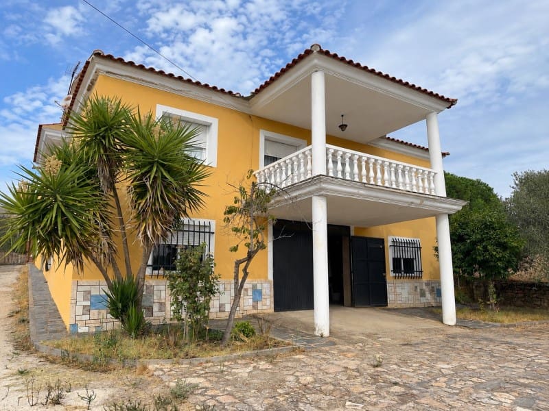 5 bedroom Villa for sale in Valencia de Alcantara - € 205,000 (Ref: 10124267)