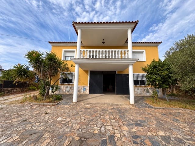 5 bedroom Villa for sale in Valencia de Alcántara - € 205,000 (Ref: 10124267)