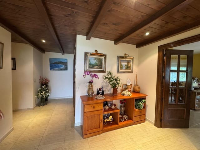 4 bedroom Finca/Country House for sale in La Codosera with garage - € 240,000 (Ref: 8970361)