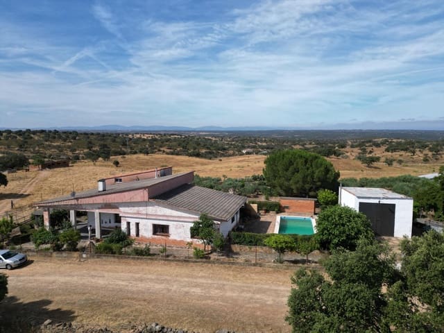 4 soveværelse Finca/Landehus til salg i Santiago de Alcántara med swimmingpool - € 195.000 (Ref: 9153908)