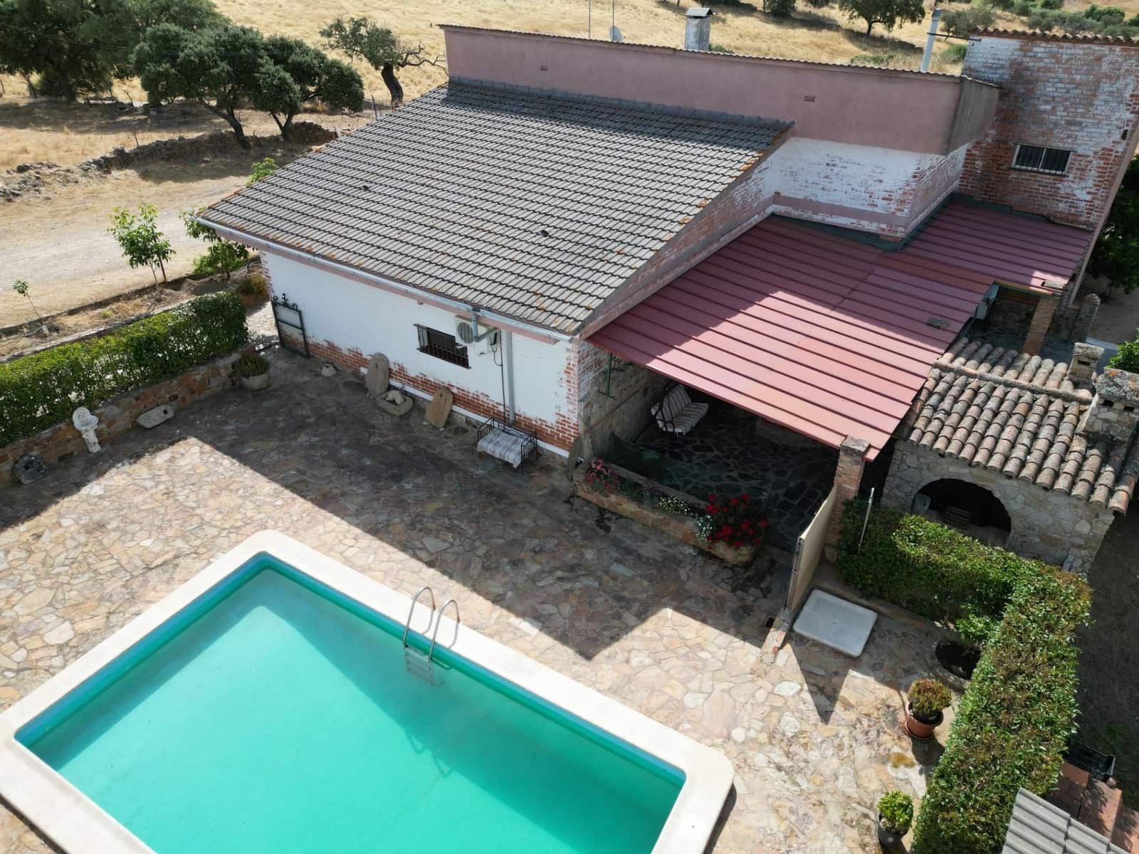 4 bedroom Finca/Country House for sale in Santiago de Alcantara with pool garage - € 195,000 (Ref: 9201890)