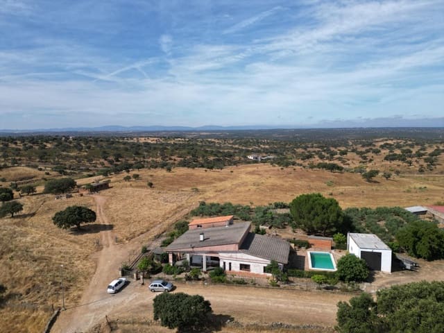 4 soverom Finca/Herregård til salgs i Santiago de Alcántara med svømmebasseng garasje - € 195 000 (Ref: 9201890)