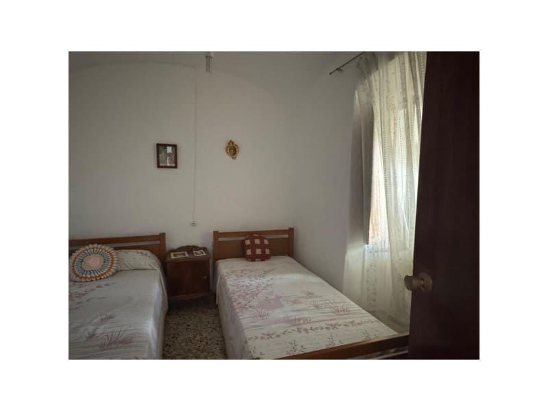 4 soverom Hus til salgs i Valencia de Alcantara - € 66 000 (Ref: 9201894)