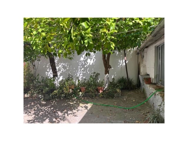 Casa de 4 habitaciones en Valencia de Alcántara en venta - 66.000 € (Ref: 9201894)