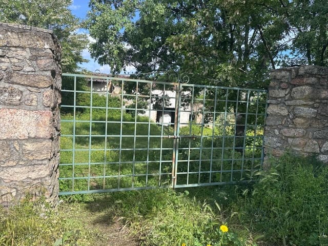 Finca/Hus på landet till salu i Valencia de Alcántara med garage - 85 000 € (Ref: 9201898)