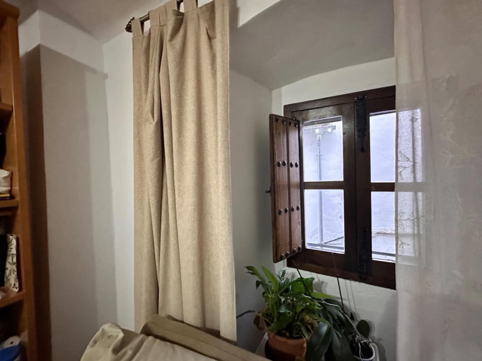 4 slaapkamer Huis te koop in Alburquerque met garage - € 75.000 (Ref: 9201907)