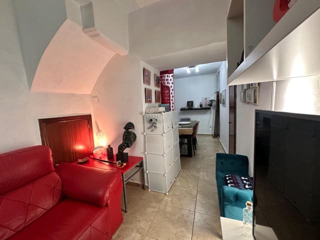 4 bedroom Townhouse for sale in Alburquerque with garage - € 75,000 (Ref: 9201907)