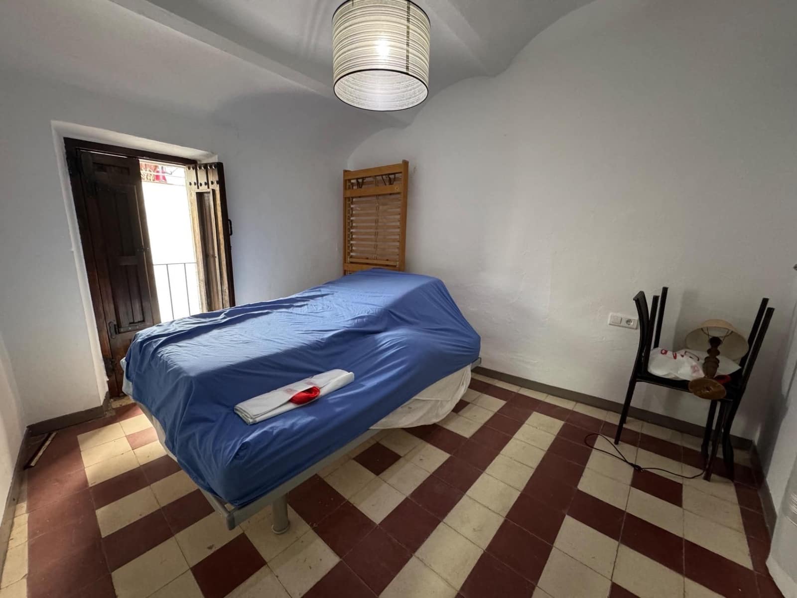 4 slaapkamer Huis te koop in Alburquerque met garage - € 75.000 (Ref: 9201907)