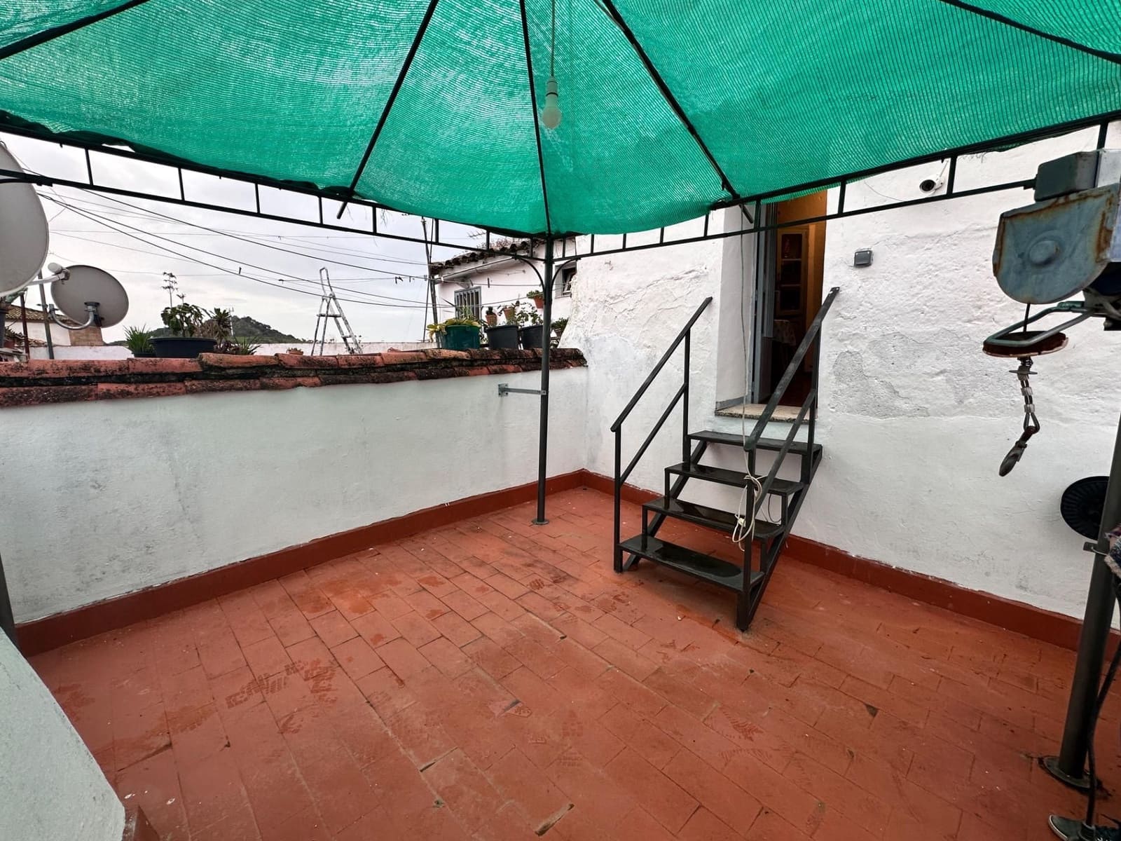 4 slaapkamer Huis te koop in Alburquerque met garage - € 75.000 (Ref: 9201907)