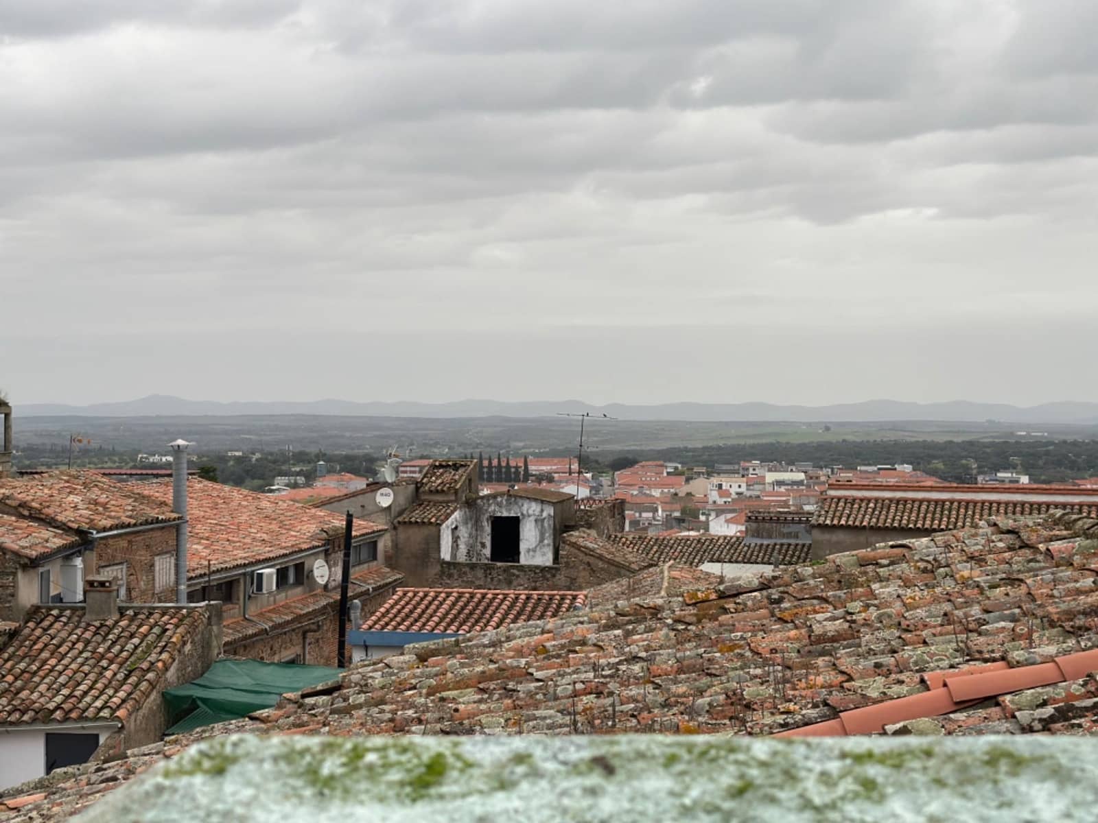 4 slaapkamer Huis te koop in Alburquerque met garage - € 75.000 (Ref: 9201907)