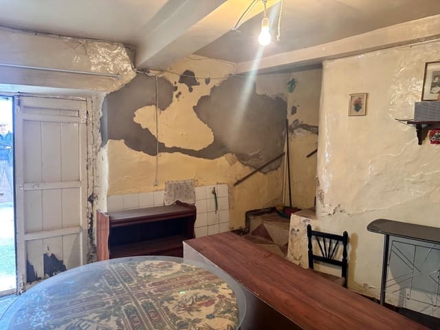 Chalet de 4 habitaciones en San Vicente de Alcántara en venta con garaje - 10.000 € (Ref: 9201908)