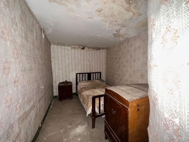 Chalet de 4 habitaciones en San Vicente de Alcántara en venta con garaje - 10.000 € (Ref: 9201908)