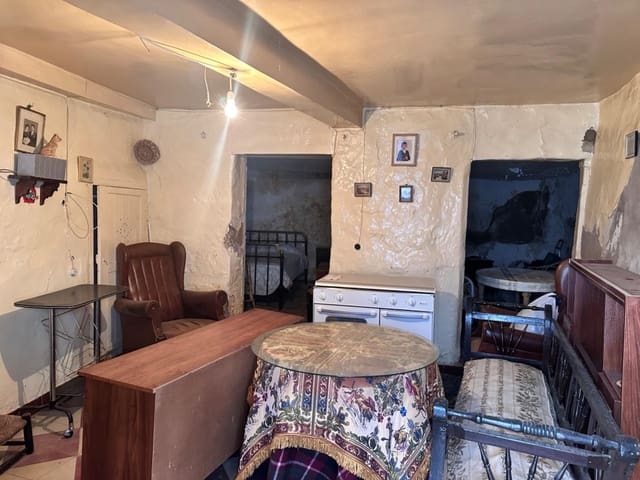 Chalet de 4 habitaciones en San Vicente de Alcántara en venta con garaje - 10.000 € (Ref: 9201908)