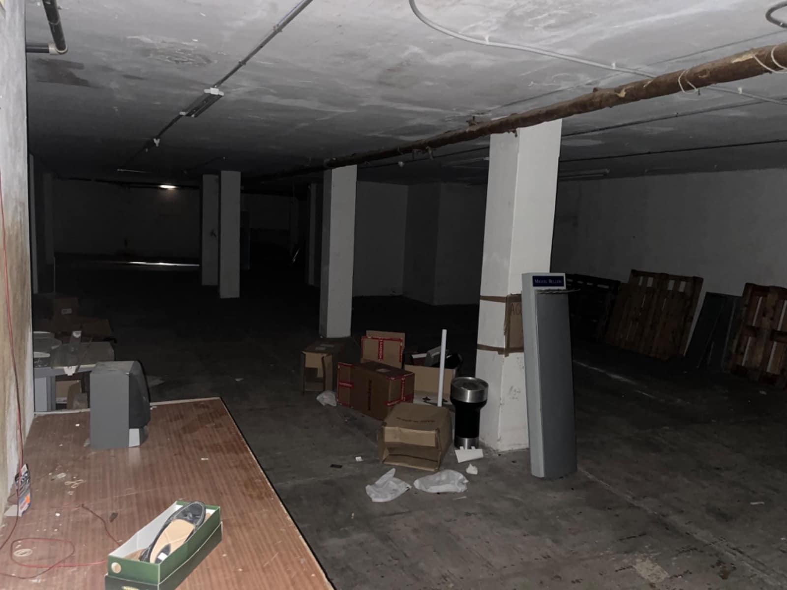 Kommersiell til leie i Badajoz by med garasje - € 700 (Ref: 9201911)