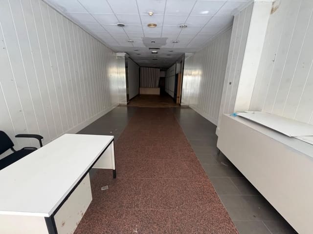 Commercial for rent in Casco Antiguo, Badajoz city with garage - € 700 (Ref: 9201911)