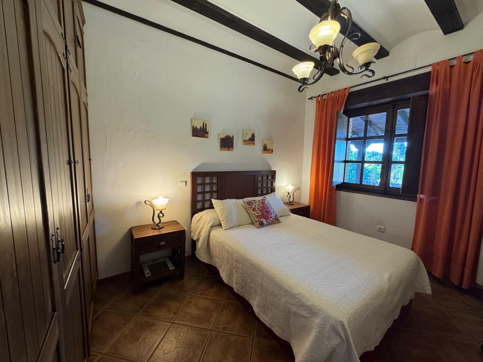 6 slaapkamer Villa te koop in San Vicente de Alcantara met garage - € 650.000 (Ref: 9303059)