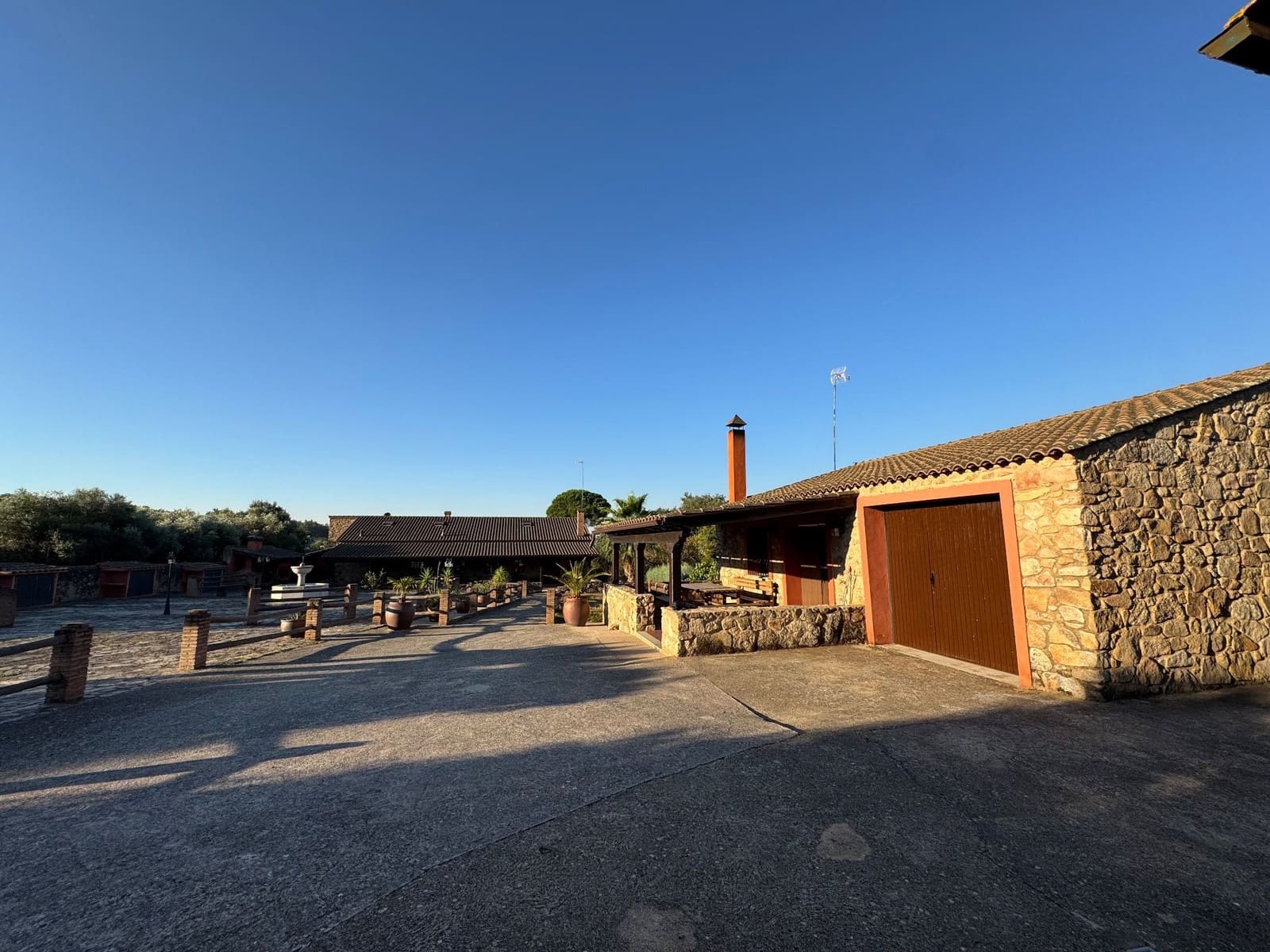 6 slaapkamer Villa te koop in San Vicente de Alcantara met garage - € 650.000 (Ref: 9303059)