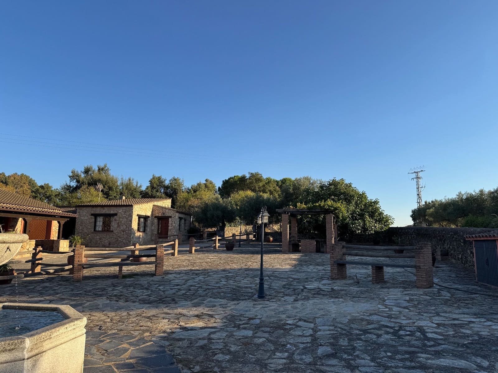 6 slaapkamer Villa te koop in San Vicente de Alcantara met garage - € 650.000 (Ref: 9303059)