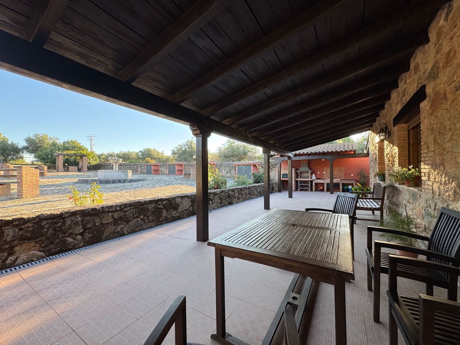 6 slaapkamer Villa te koop in San Vicente de Alcantara met garage - € 650.000 (Ref: 9303059)