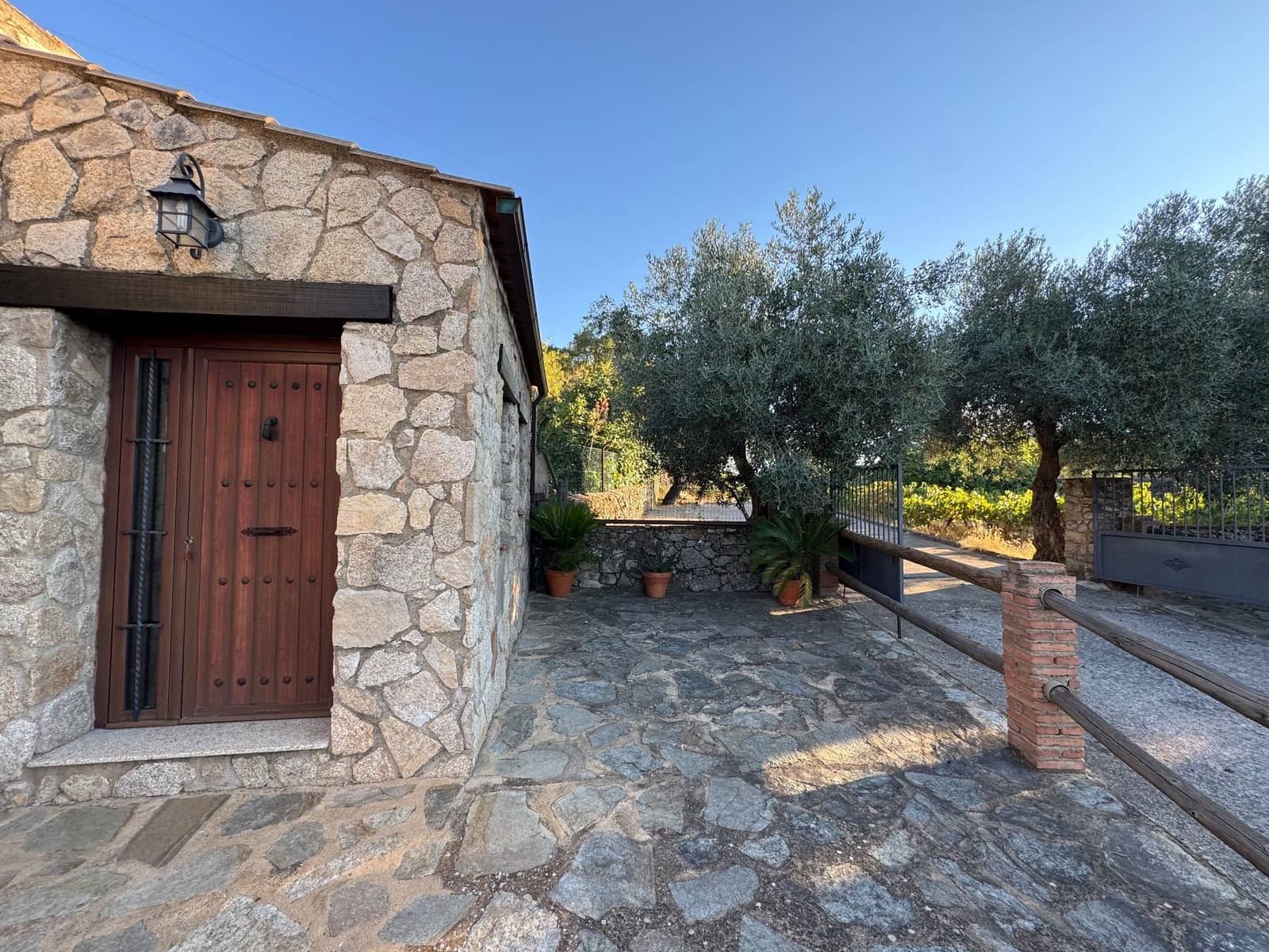 6 slaapkamer Villa te koop in San Vicente de Alcantara met garage - € 650.000 (Ref: 9303059)