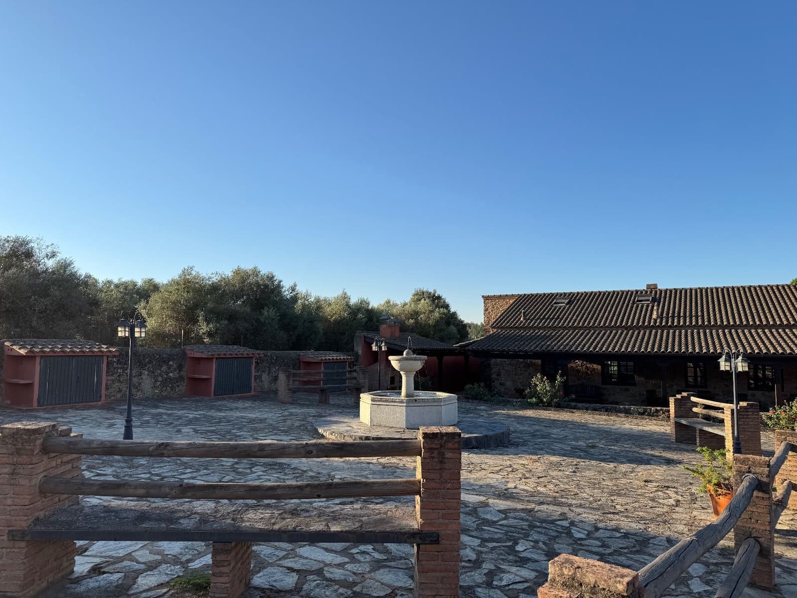 6 slaapkamer Villa te koop in San Vicente de Alcantara met garage - € 650.000 (Ref: 9303059)