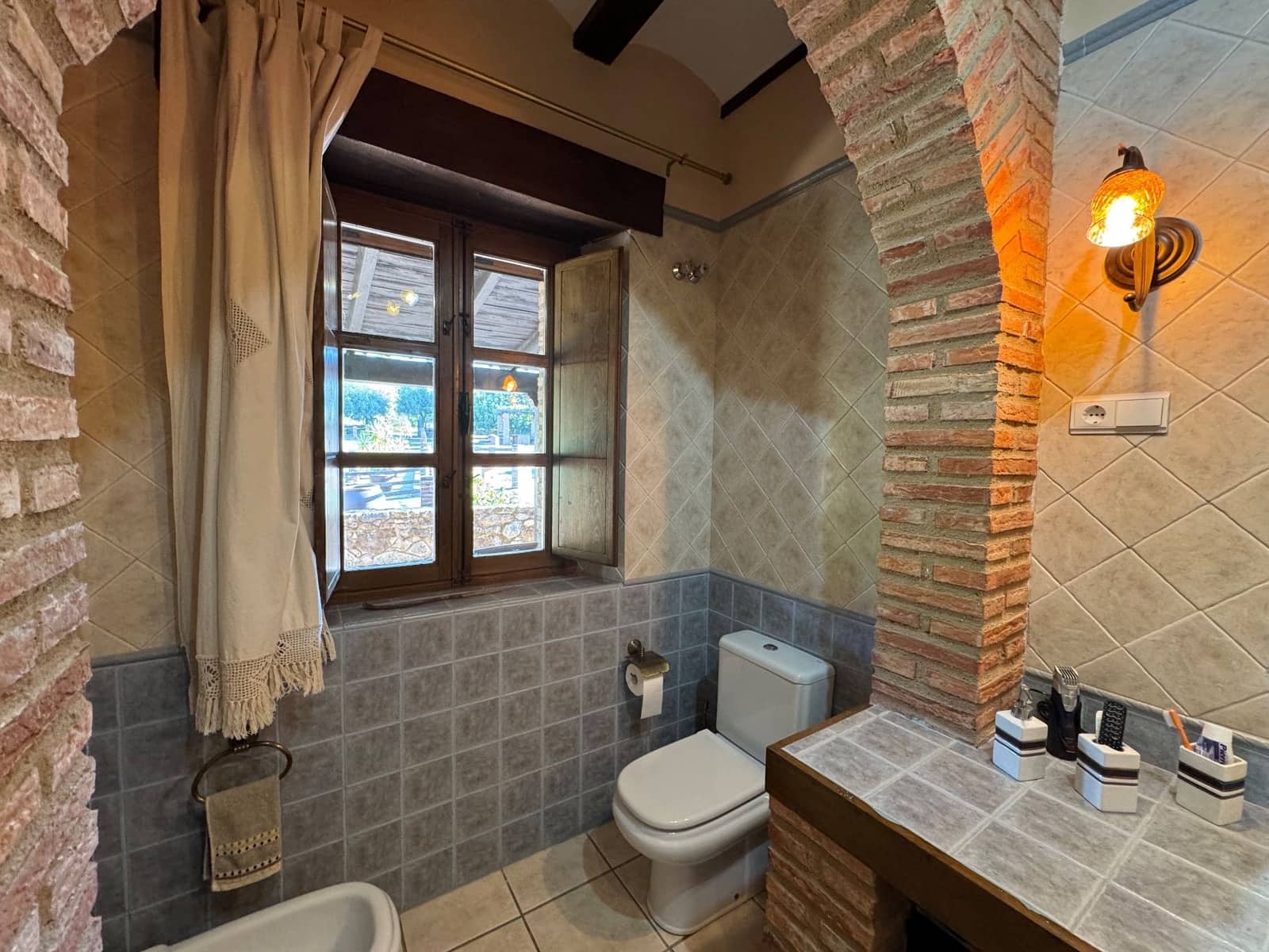 6 slaapkamer Villa te koop in San Vicente de Alcantara met garage - € 650.000 (Ref: 9303059)