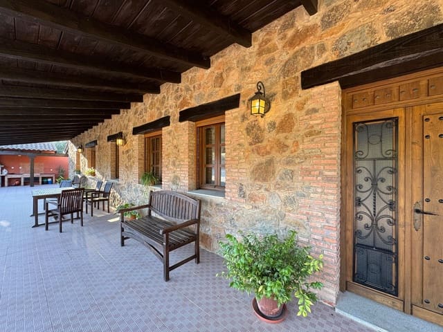 6 slaapkamer Villa te koop in San Vicente de Alcántara met garage - € 650.000 (Ref: 9303059)