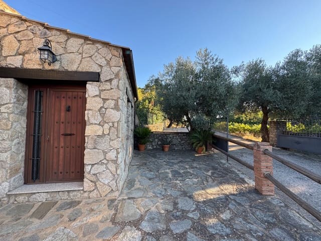 6 slaapkamer Villa te koop in San Vicente de Alcántara met garage - € 650.000 (Ref: 9303059)