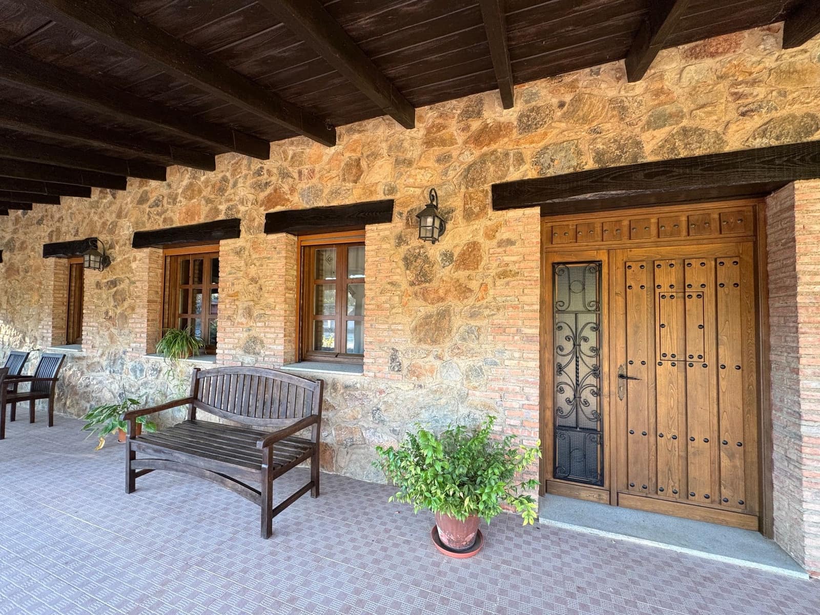 6 slaapkamer Villa te koop in San Vicente de Alcantara met garage - € 650.000 (Ref: 9303059)